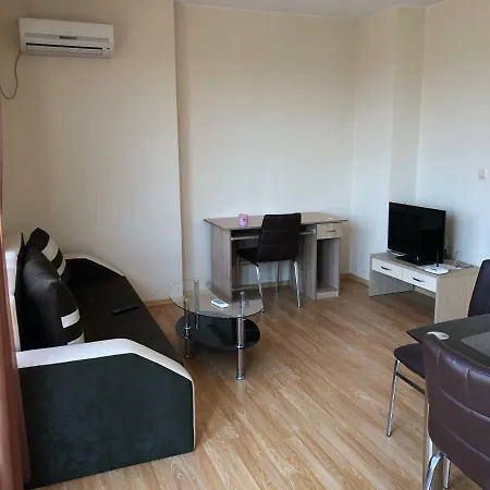 With Terrace Apartamento Ravda