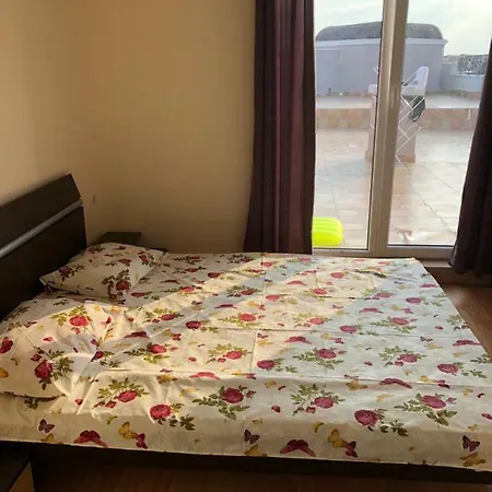 With Terrace Apartamento Ravda